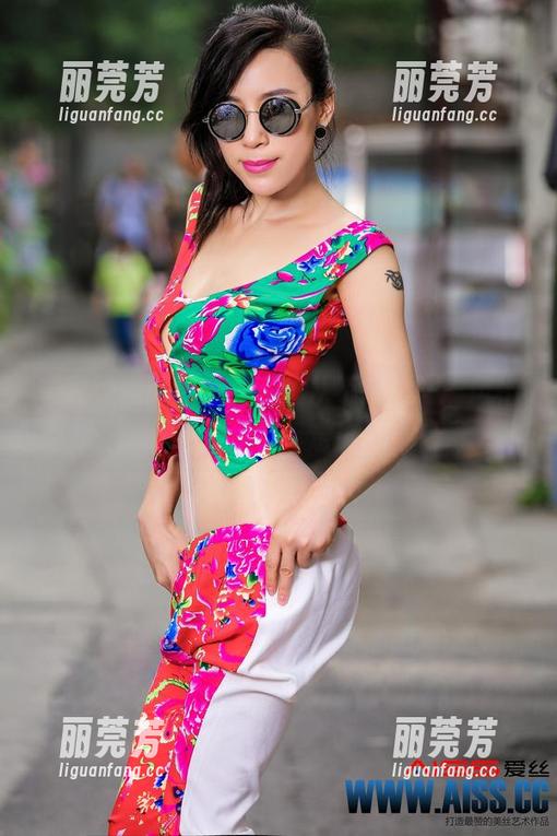 若希的相册更新，爱丝从不缺席——风格太捉摸不定！