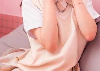 Feilin嗲囡囡 – 别眨眼，施忆佳KITTY图包里的肉丝可能会飞出去！