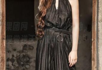 GIRLT果团网 – 王婉悠的泳池，套图免费送，视觉逆天，快来“浸泡”一下！