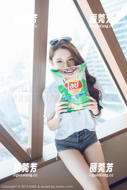 IMiss爱蜜社 - 合集里的许诺Sabrina和姐姐，壁纸方向就有点让人想多想…