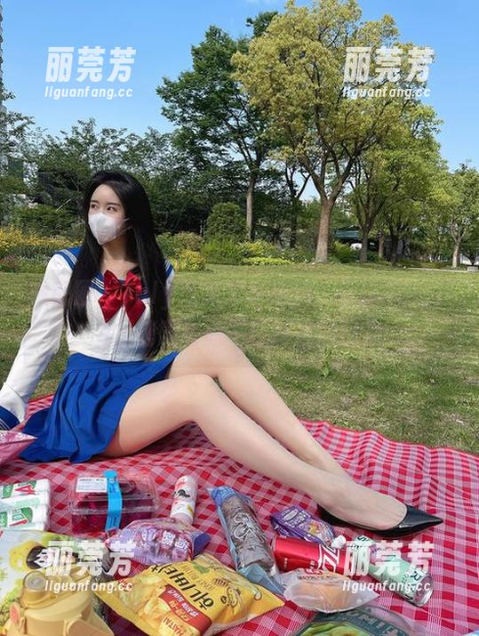 July芝岚 微密圈 - July芝岚独家精选:近距离jiojio,稍微有点不怀好意的目光