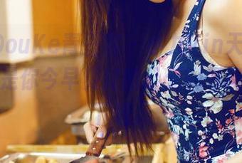 QingDouKe青豆客 – 小九Vin天台套图，可能是你今早见过的最无聊堆砌，欢迎下载。