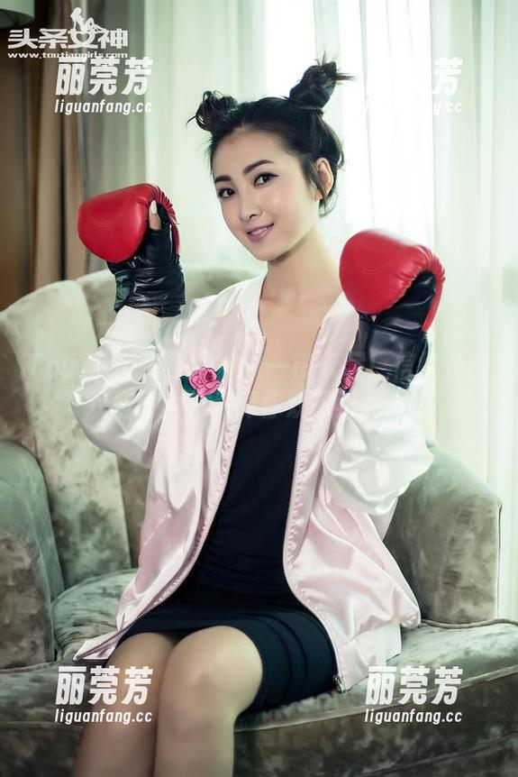TouTiao头条女神-信悦儿 TouTiao头条女神 - 一键收藏!信悦儿的双马尾全集保障你双眼不炮轰!