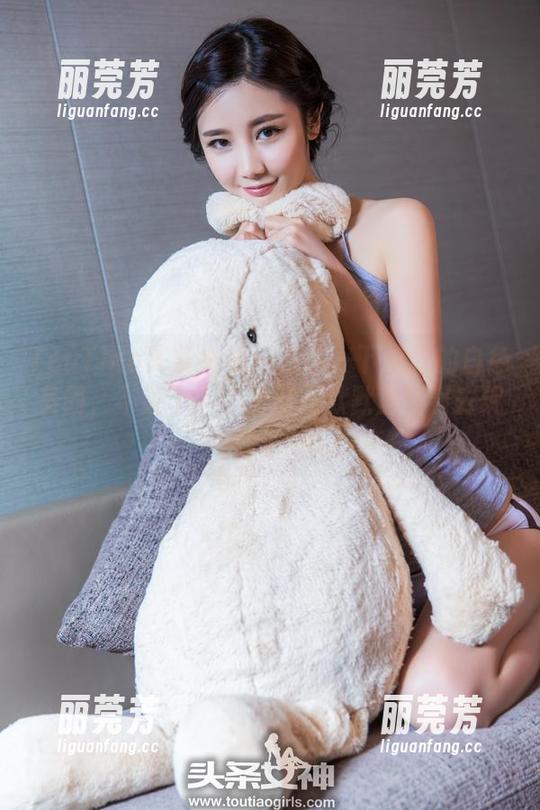 TouTiao头条女神-凯竹 TouTiao头条女神 - 分享一下凯竹的白色美图,不说了,心里已经默默盘算着去现场了…