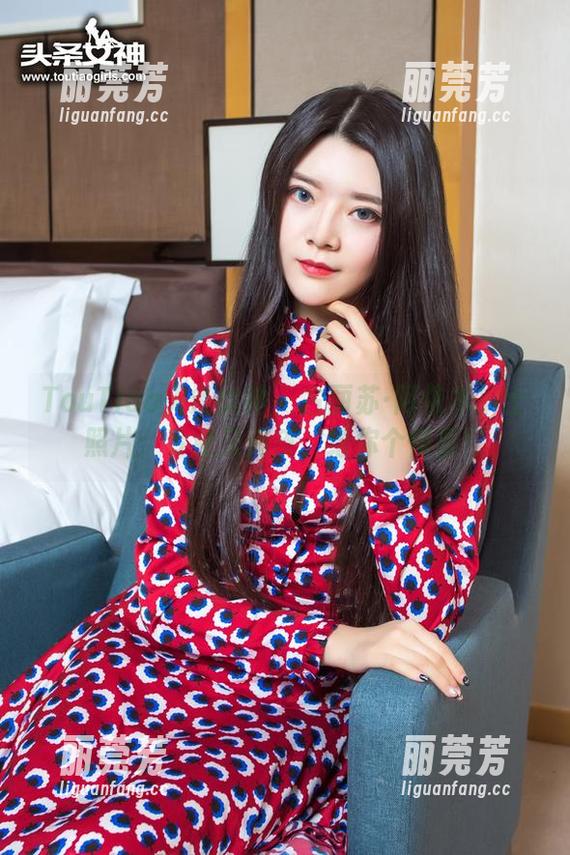 TouTiao头条女神-古丽苏·阿依木 TouTiao头条女神 - 古丽苏·阿依木护士照片:专业又俏皮,给你个惊喜!