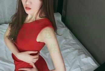 TouTiao头条女神 – 下载瑞宝儿的白衬衫全集，顺便想想，这件单品可以玩出多少花样？