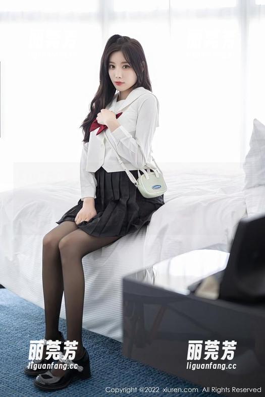 Xiuren秀人网-Candy糖糖 Xiuren秀人网 - Candy糖糖把连衣裙穿得那么完美,忍不住想问:我可以也这样吗?但结果可能是?哈哈
