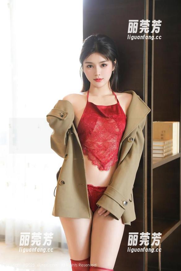 Xiuren秀人网 - 精选原图，乔伊joy在粉色的海洋里划船，或者说随意漂流。