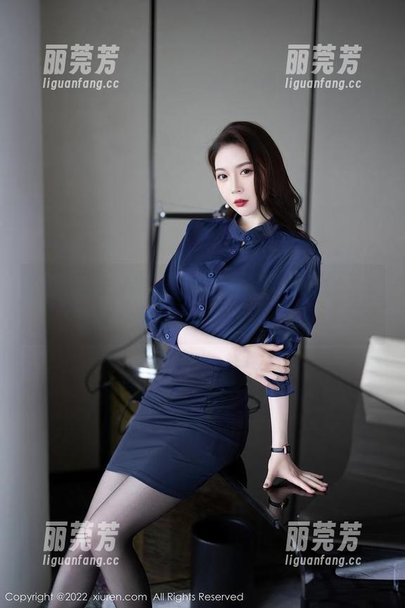 Xiuren秀人网 - 校园日常，卓芷伊EricA的写真套图，谁说学习不能玩？
