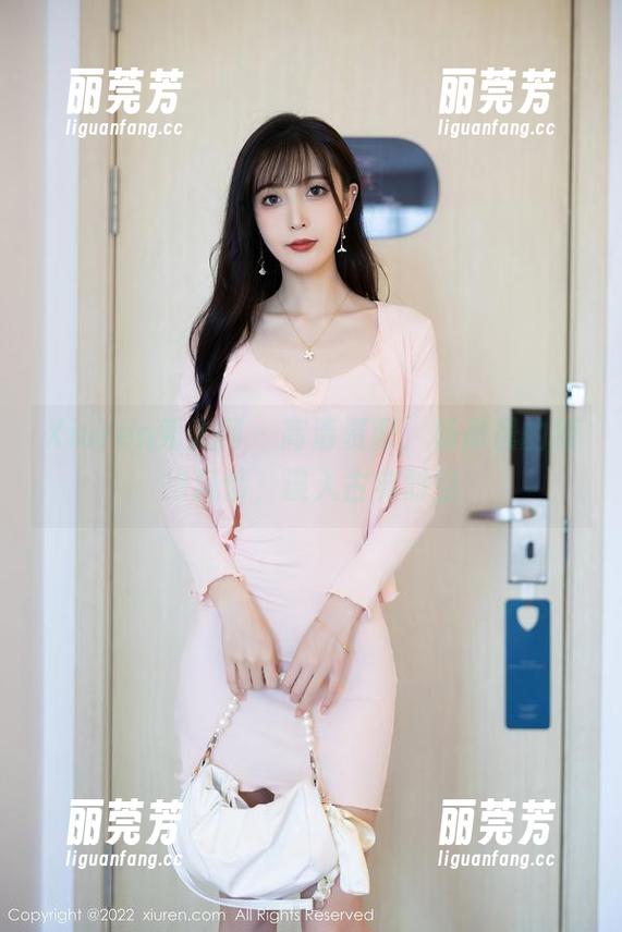 Xiuren秀人网-杨晨晨 Xiuren秀人网 - 高清资源,杨晨晨的旗袍风情,误入古典时空