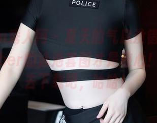 Xiuren秀人网 – 夏天的气息没错，可是潘琳琳ber的泳池套图才是核心！还是快去下载吧，哈哈！