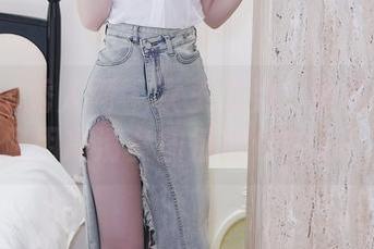 Xiuren秀人网 – 女王驾到！看萌白酱如何用高清套图征服你的心！