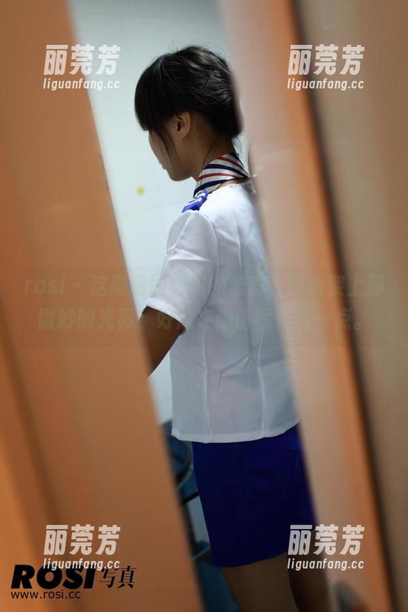 rosi-恋恋 rosi - 这高清图包里的恋恋,眼镜架上那微妙的光影,好像在邀请我更近一点。