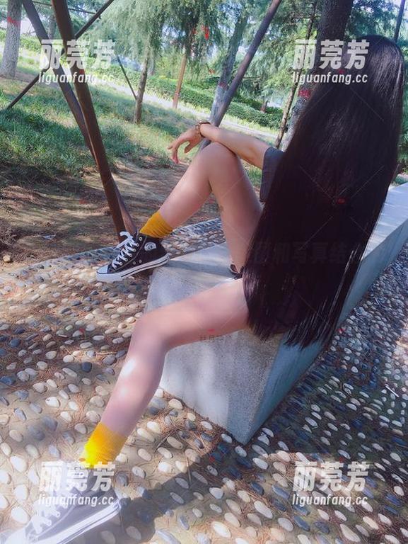 微密圈 - 天台的丝月神，美图和写真结合的有点意思
