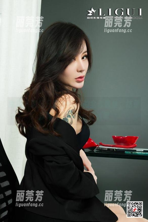 丽柜 – 说好只看Amily的全套蕾丝，结果却陷入了一场视觉迷雾