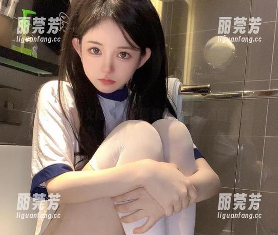 看到倦倦喵的女同事私拍图集，刚好有点困，哎。