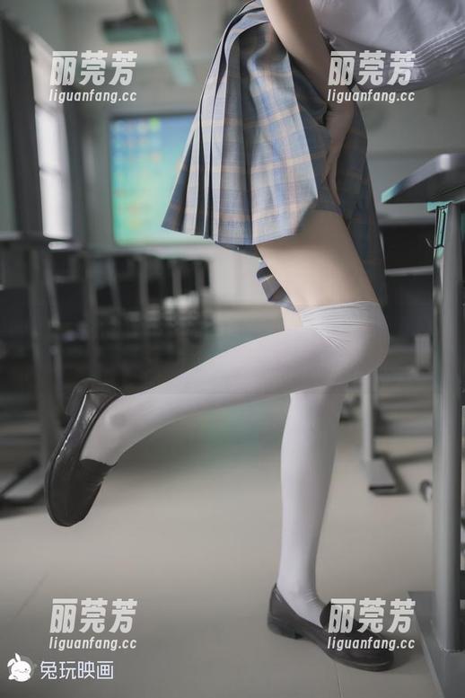 兔玩映画 看!兔玩映画的私拍图集里,这些纯真少女真能让人出离愤怒——你信不信?
