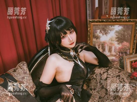 武藏舞娘敢不敢抢兔胖胖min的风头？高清壁纸亲自验证！