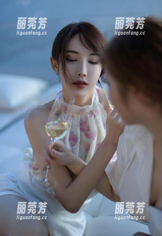 微密圈 - 欲望和泳装的结合，周妍希的套图值得下载！