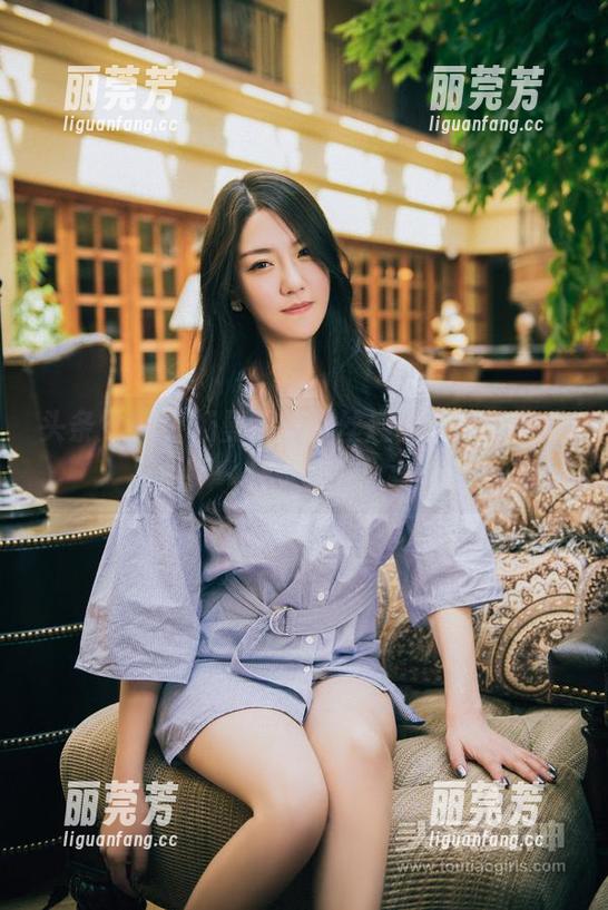 头条女神-杨曼妮 头条女神 - 杨曼妮的白丝趣味,高清作品让人心痒