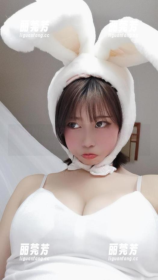 奈汐酱Nice的玄鸳出道，高清cos新风采，谁能把这眼神辣得过来？