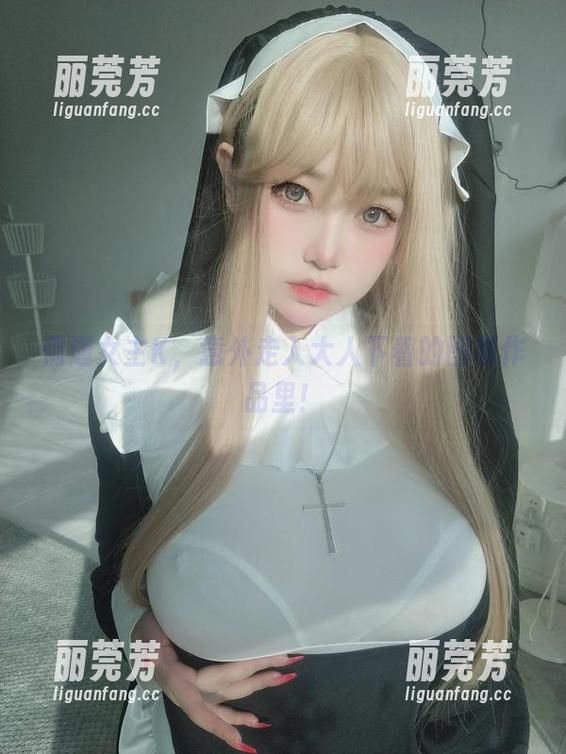 偶遇女主K，意外走入大人下着的图集作品里！
