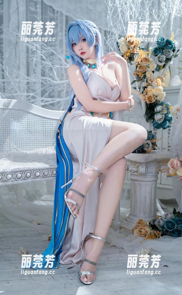 宫本桜 你们有没有觉得,原图简单却致命,宫本桜真会玩,给我来一针蓝毒就够了。