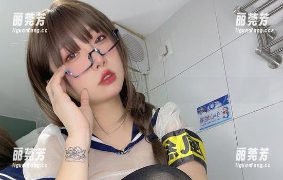 小泉学姐吖的透明女仆写真合集，诠释了“空灵”的另一种可能！