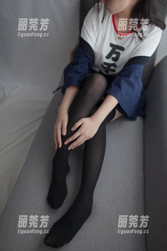 少女秩序 少女秩序的白丝休闲短裤,高清原图一伙货,哪家观众这么清新?