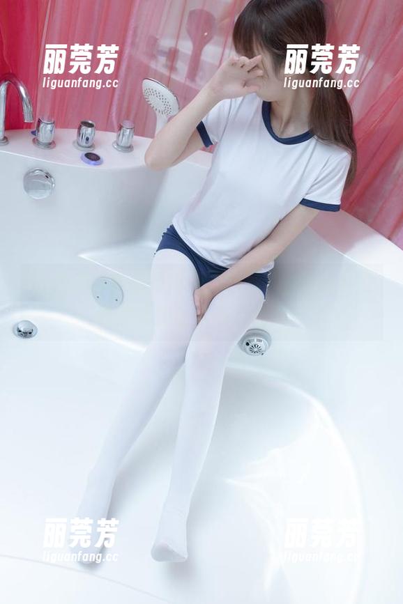 这私拍合集必须得说，白丝T恤搭配少女秩序真的让人有点迷失…