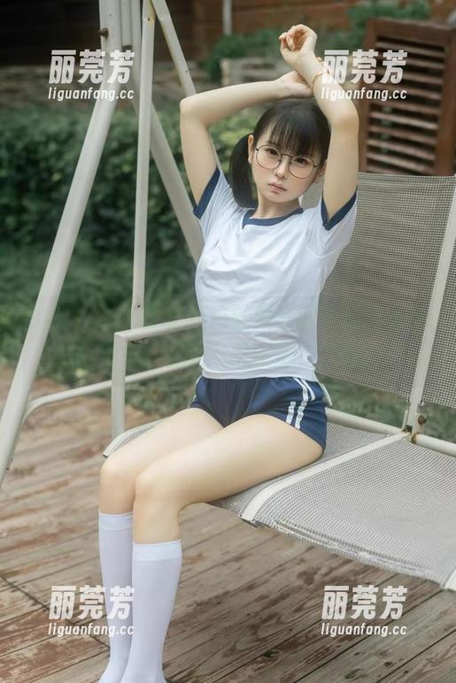 幼水铃衣 哈哈,幼水铃衣Airi的新套图就是这么无所畏惧,谁能不想模仿一下呢?