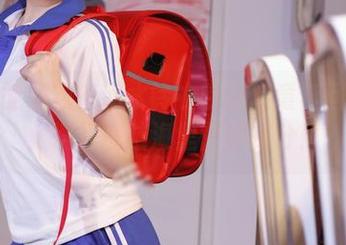 你能不能想象？幼水铃衣的全套童年回忆图集，愣是在脑海里营养成分！