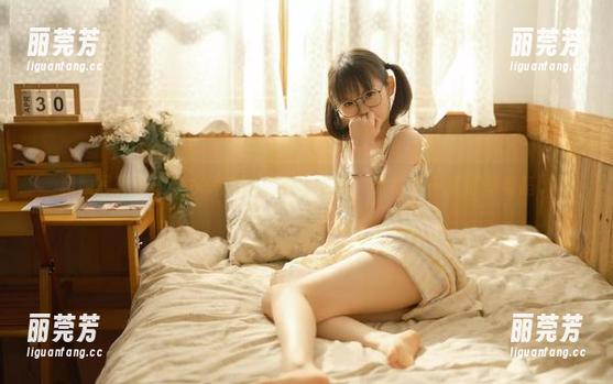 和服写真中的幼水铃衣：超越了衣服，她的每一寸都是舞蹈。