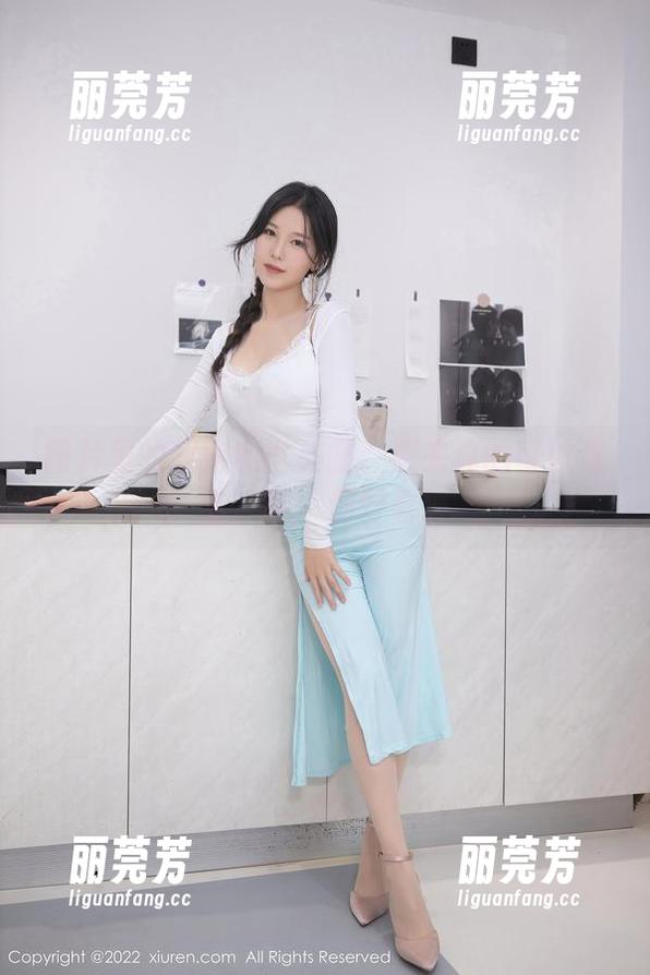 抖娘利世 图片里的抖娘利世美腿:原来真的可以这么‘腿’都好看。