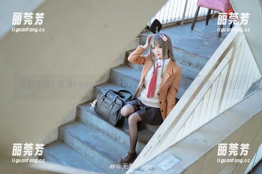 你相信吗？无筝ryou把贞德cos成了另一种风格，快来下载啦！