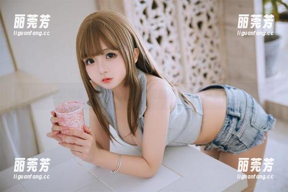 日奈娇 日奈娇的蕾姆蓝色护士,画风突变的写真集,你准备好了吗?