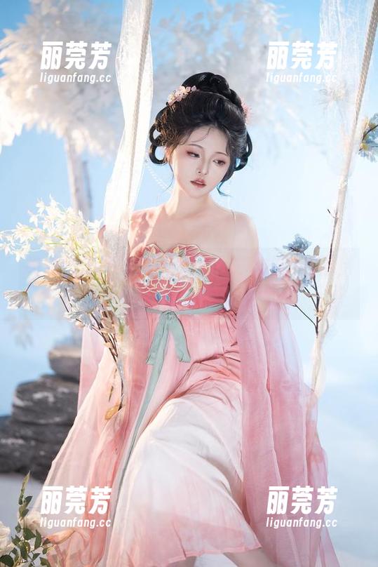 呜呜，星澜想来杯珍珠奶茶私拍的套图，让我觉得洗凝脂是一种职业