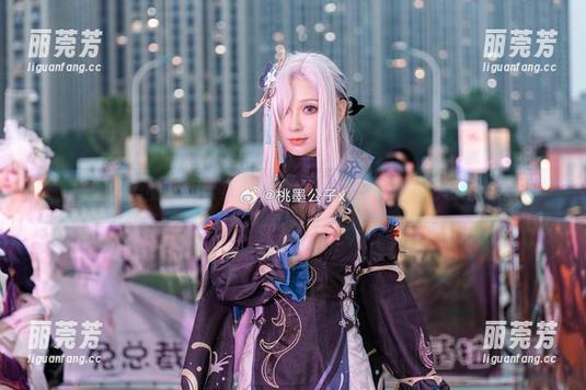 桃墨公子的透明合集，没准能教我怎么成为伪装达人。