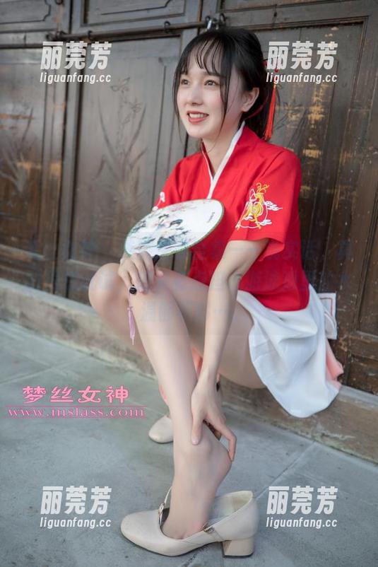 梦丝女神-璇璇 梦丝女神 - 璇璇泳衣合集——说实话,真的很想试试,但又有点担心游泳池里的水温够不够…..