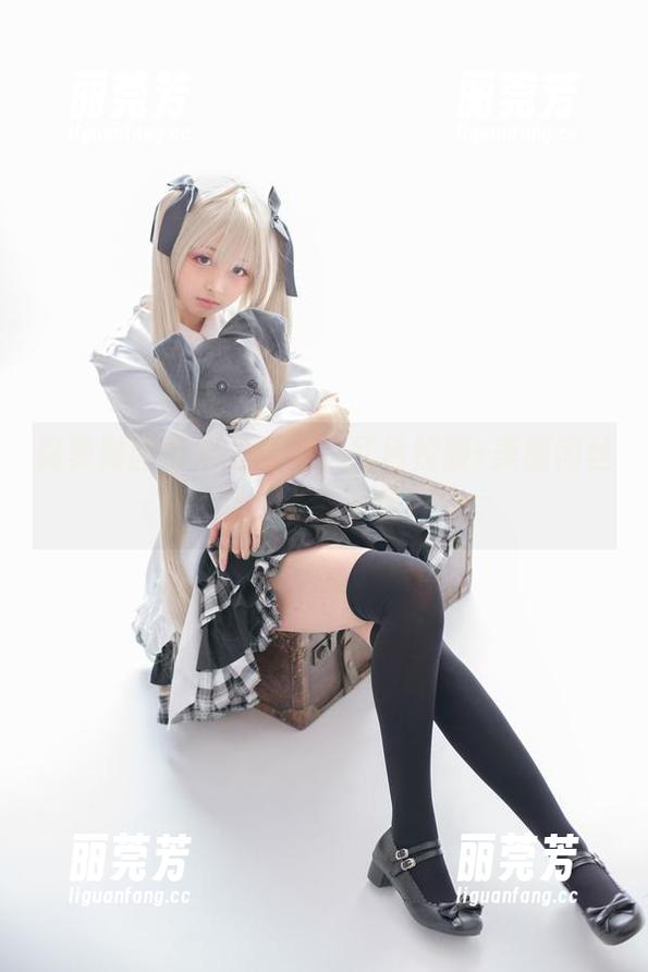 森萝财团 森萝财团带来的合集,红色校服+美丽肉丝足,点击下载!