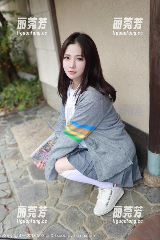模范学院-Abby王乔恩 模范学院 - 池水与Abby王乔恩的作品,分享的不是泳装,是一个泳池的情缘。