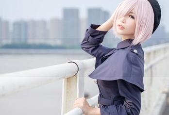 竟然有人能把内衣穿得这么有趣？爱老师phd精选写真就在这里！