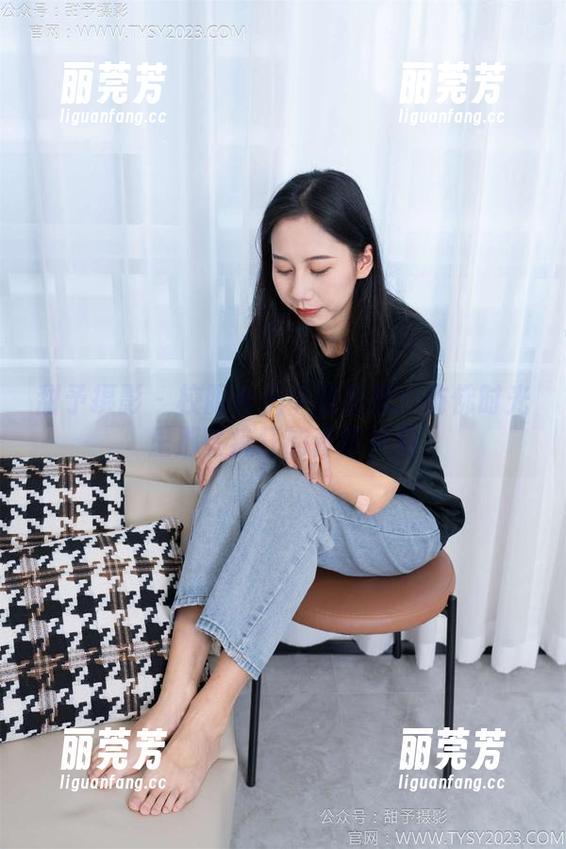 甜予摄影-思思 甜予摄影 - 校服合集中的思思:仿佛时光里那些疯狂的青葱岁月