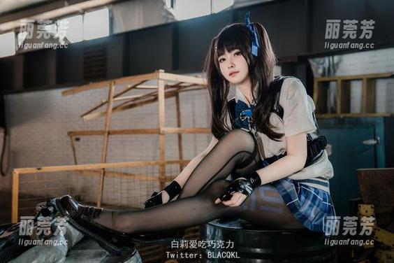 白莉爱吃巧克力运动风格美图，能不能不这么吸引眼球？