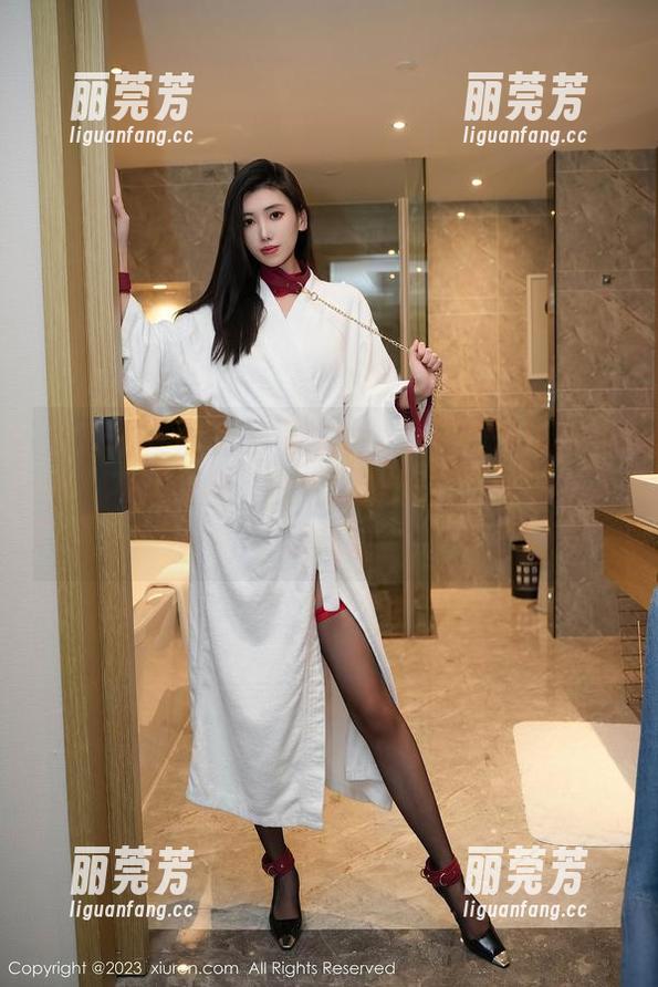 秀人网 - 闪亮登场！Nic妮可可的美腿套图，不仅好看，还有点撩……心里那个小躁动。