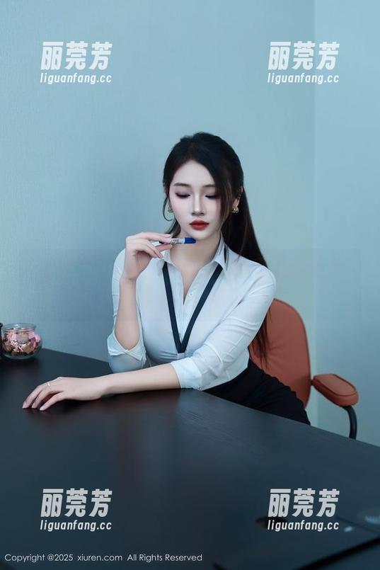 秀人网-UU阿文 秀人网 - 看,UU阿文的温柔在这无圣光的套图中肆意流淌。