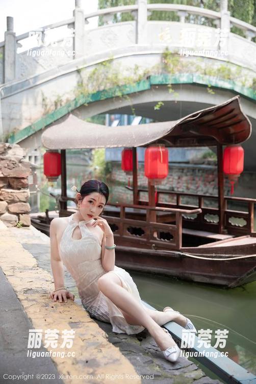 秀人网 - 红裙套图：夏晓Maggy把原图变成了流动的风景