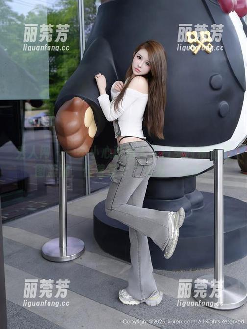 秀人网-白兔西希 秀人网 - 一不小心就陷入了白兔西希的美图漩涡,合着是个“女友”玩法。