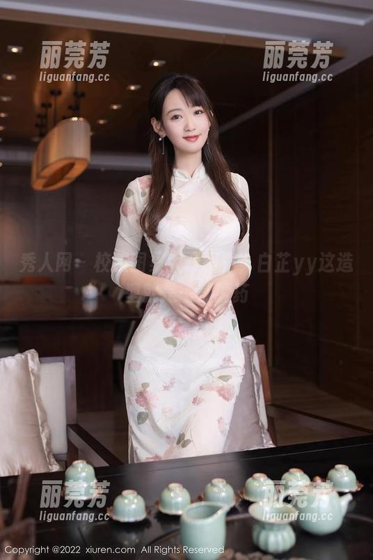 秀人网 - 校服图集大开眼界，白芷yy这造型就是一剂猛药