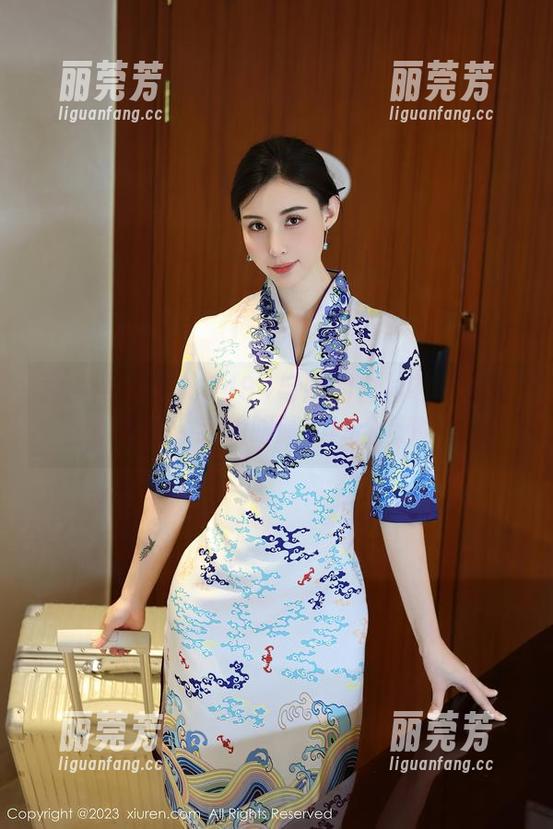 秀人网 - 雨儿1494与她的白衬衫：万千姿态，我的眼睛949个策略
